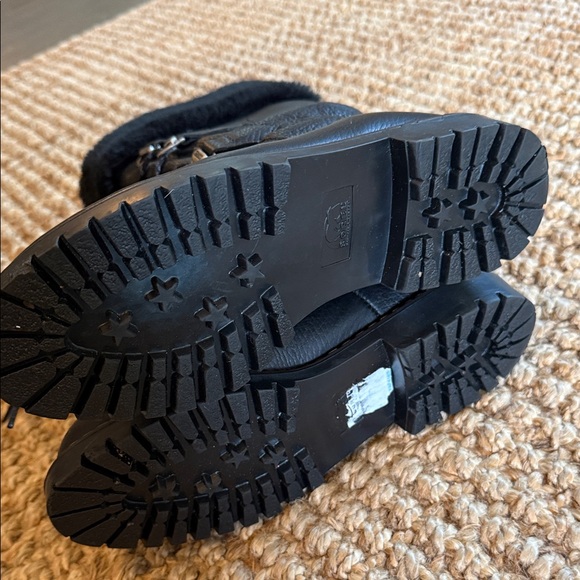Sorel Black Leather Faux Fur Trim Winter Boots - Picture 5 of 5